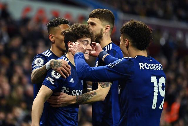 青岛记者：邵佳一大哥式的执教风格很适合当下中国足球的环境