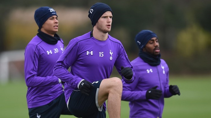 荷兰女国脚罗尔德公开谈论与女友恋情，两人曾因亲密照片受批评